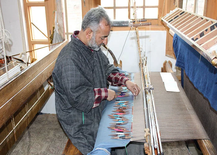 Leading Pashmina Manufacturer Of Shawls